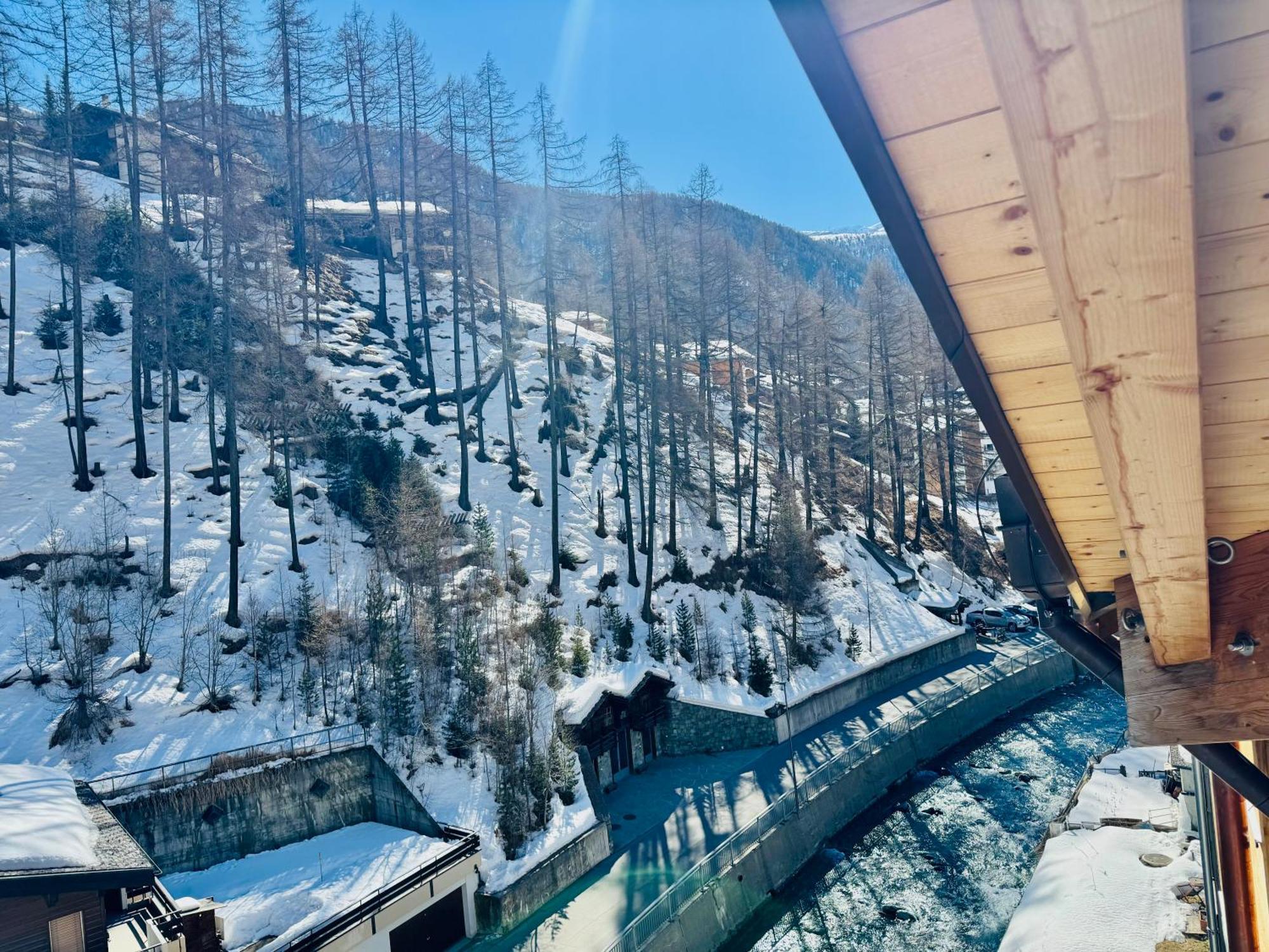 Peaky Riders Self Check-In Hotel Zermatt Exterior photo