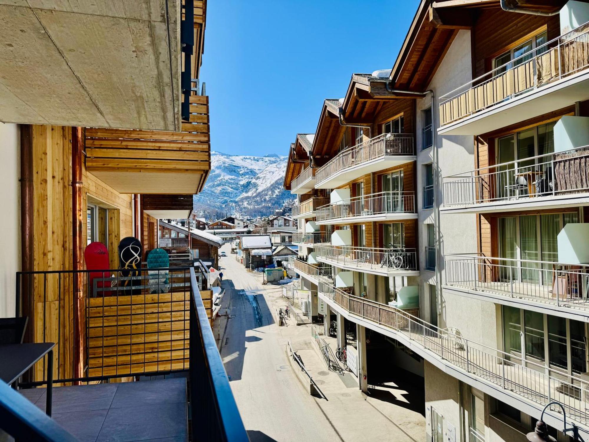 Peaky Riders Self Check-In Hotel Zermatt Room photo