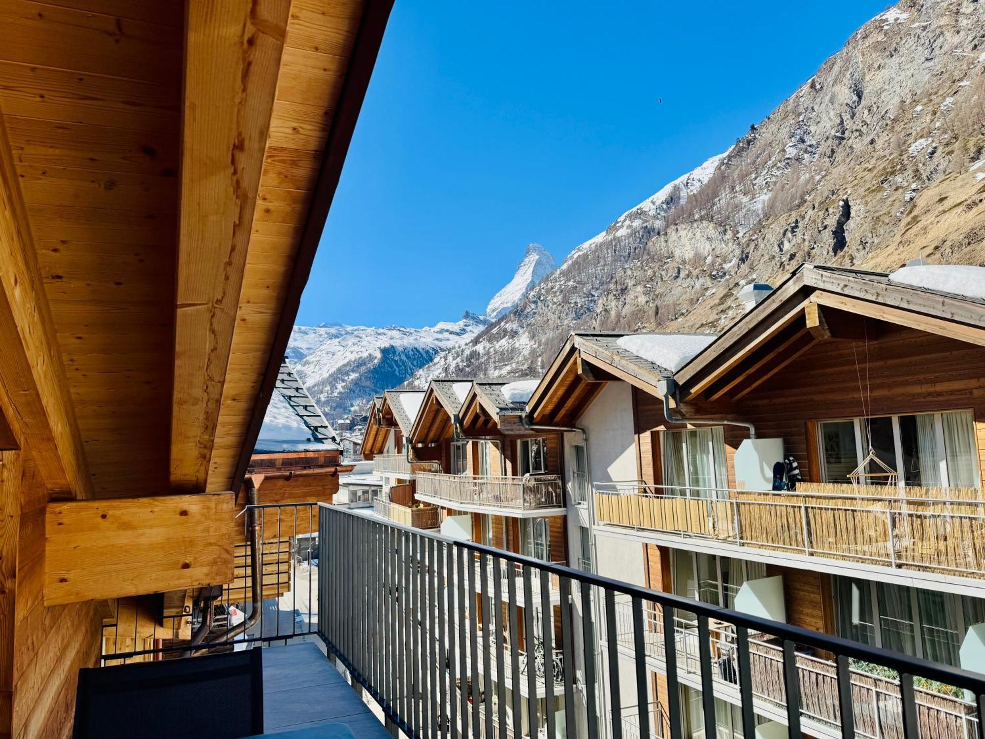 Peaky Riders Self Check-In Hotel Zermatt Exterior photo